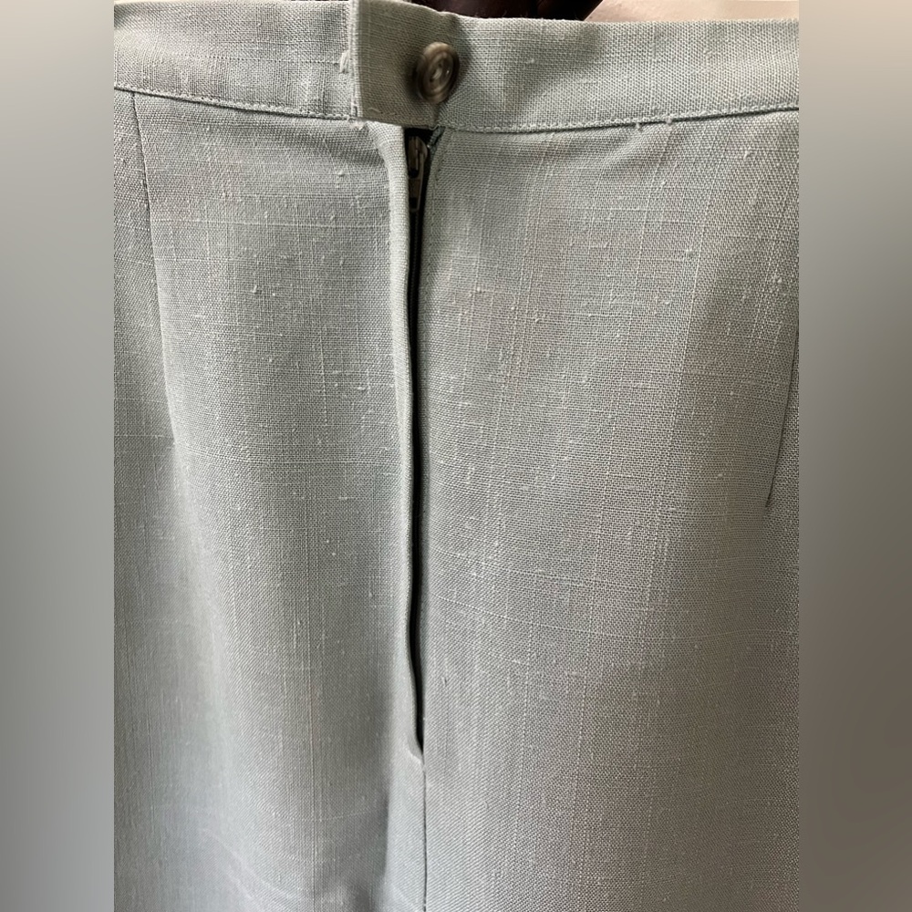 Skirt size 8 fits like a small